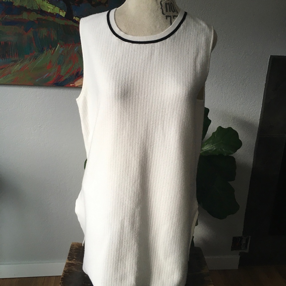 Athleta White Ribbed Tank with Black Accents. Length from shoulder to bottom 30”